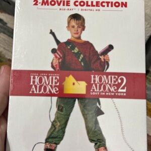 Home Alone / Home Alone 2 2-Movie Collection - White & Red